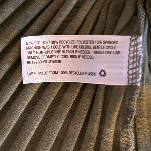 Women’s A New Day Sleeveless Ribbed Mock Neck Tank Top Green | Size M - Picture 7 of 7